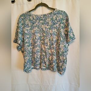 Old Navy Everywear Size XXL Floral Blue Women's Top.